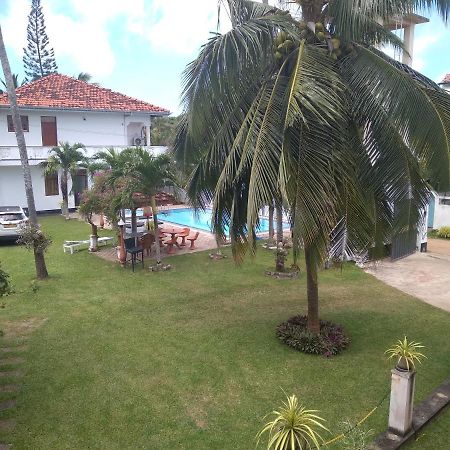 نيجومبو Vijai Resort المظهر الخارجي الصورة