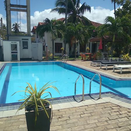 نيجومبو Vijai Resort المظهر الخارجي الصورة