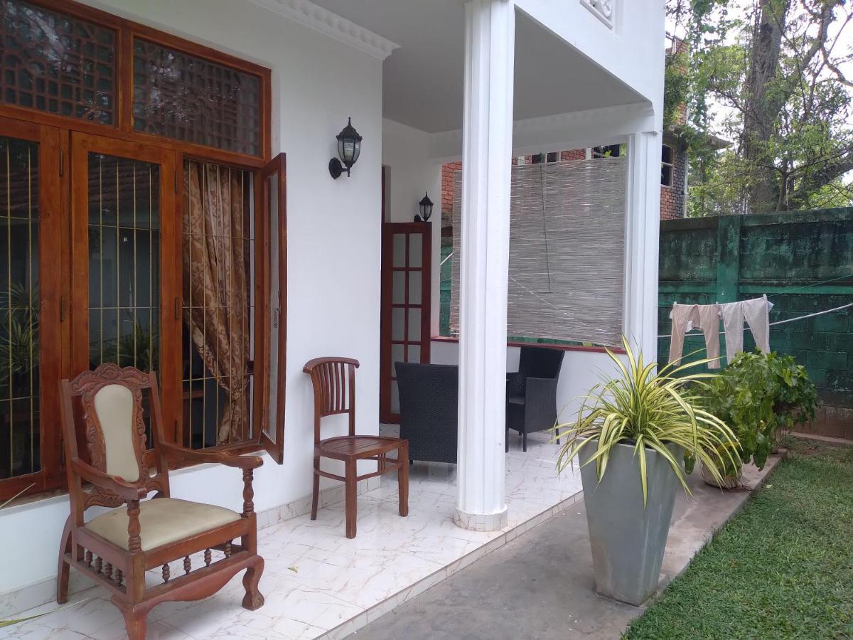 نيجومبو Vijai Resort المظهر الخارجي الصورة